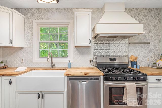 31 Granite Lane, Waynesville, NC 28786