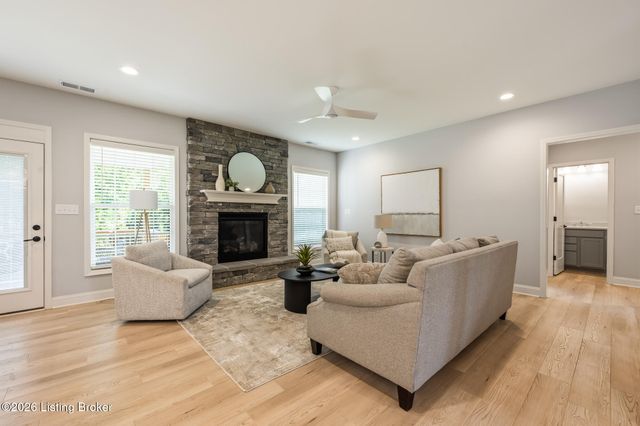 14101 Kings Chapel Way, Louisville, KY 40245