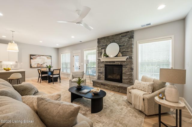 14101 Kings Chapel Way, Louisville, KY 40245