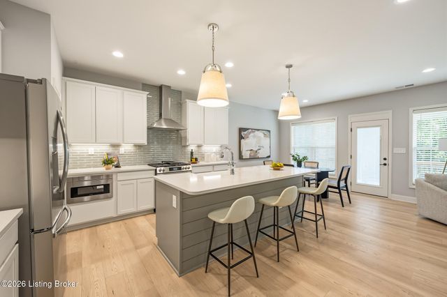 14101 Kings Chapel Way, Louisville, KY 40245