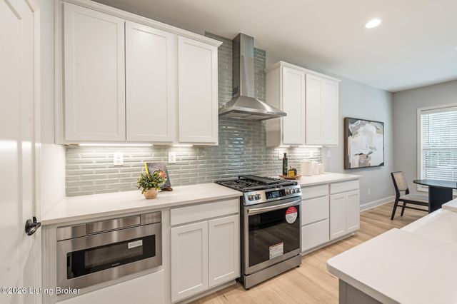 14101 Kings Chapel Way, Louisville, KY 40245