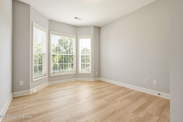 14101 Kings Chapel Way, Louisville, KY 40245