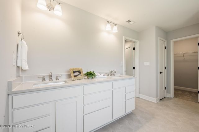14101 Kings Chapel Way, Louisville, KY 40245