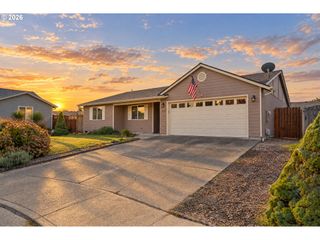 4656 CHERRYBUD Ct, Salem, OR 97317