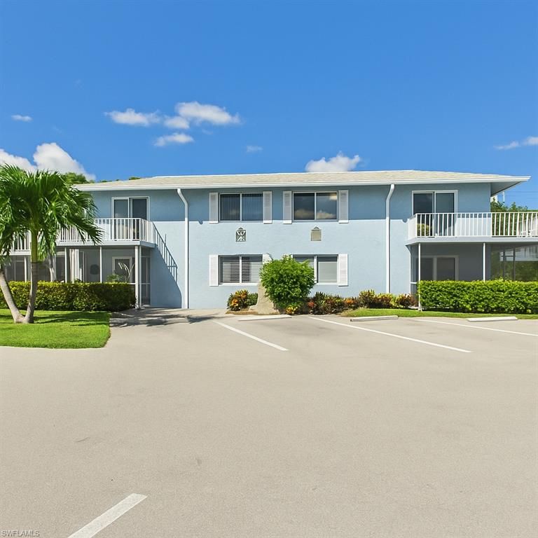 232 Palm Dr Apt 5, Naples, FL 34112