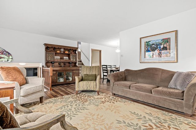 5233 Heritage Hills Drive, Bloomington, MN 55437