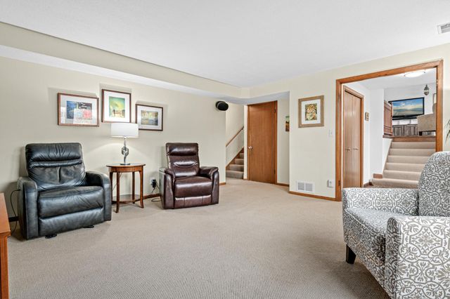 5233 Heritage Hills Drive, Bloomington, MN 55437