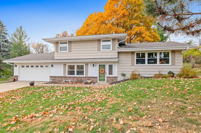 5233 Heritage Hills Drive, Bloomington, MN 55437