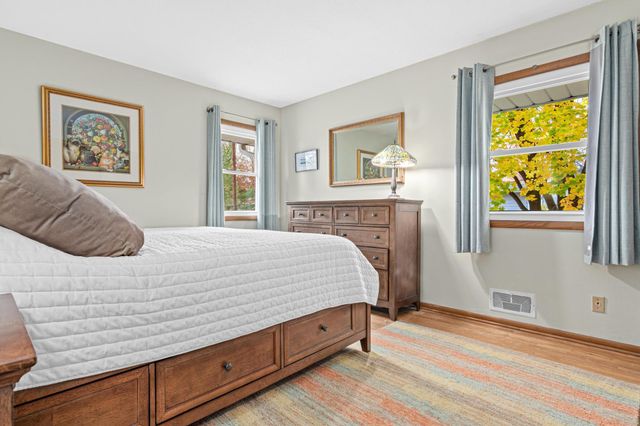 5233 Heritage Hills Drive, Bloomington, MN 55437