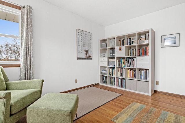 5233 Heritage Hills Drive, Bloomington, MN 55437