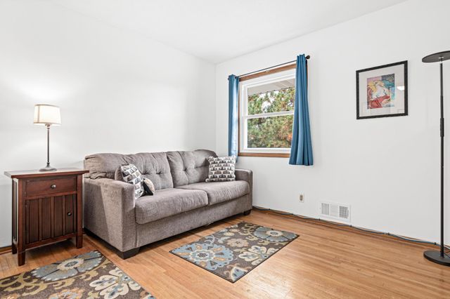 5233 Heritage Hills Drive, Bloomington, MN 55437