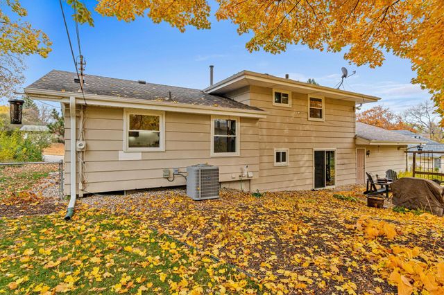 5233 Heritage Hills Drive, Bloomington, MN 55437