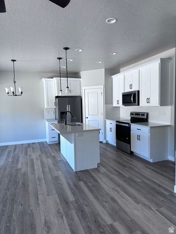 4102 W HARMONY DR, Lehi, UT 84043