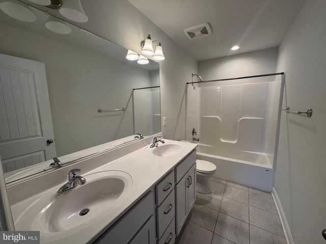 3541 OAK DR, Edgewater, MD 21037