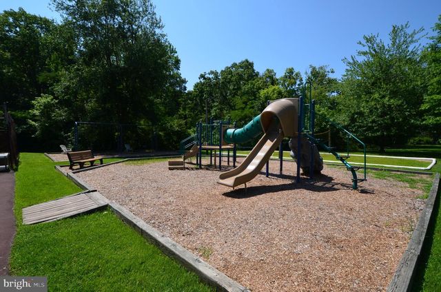 3541 OAK DR, Edgewater, MD 21037