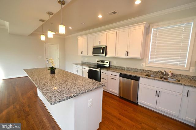 3541 OAK DR, Edgewater, MD 21037