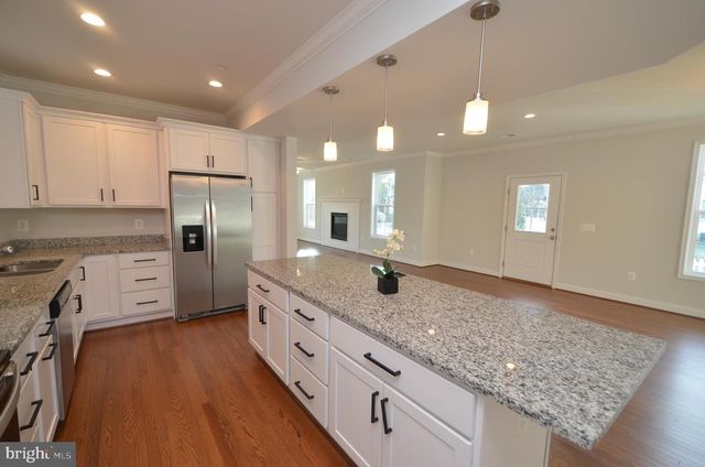 3541 OAK DR, Edgewater, MD 21037