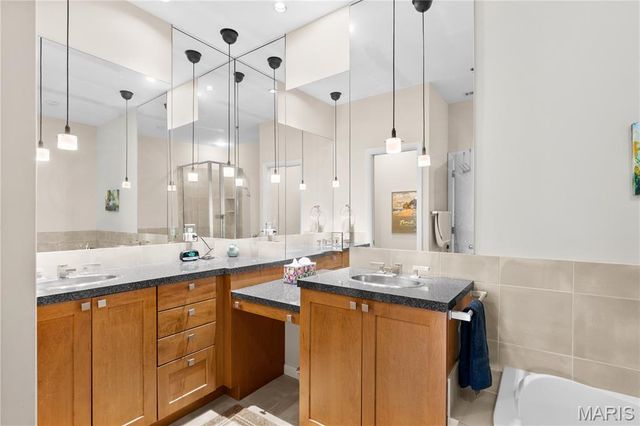 505 North and South 3b, University City, MO 63130