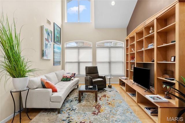 505 North and South 3b, University City, MO 63130