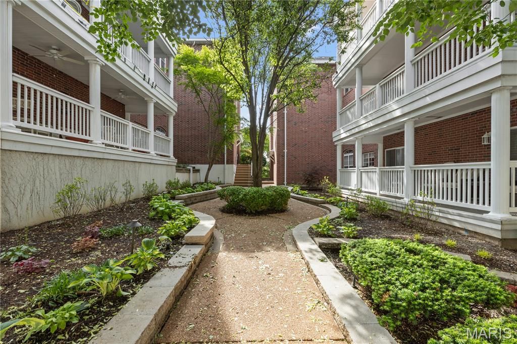 505 North and South 3b, University City, MO 63130