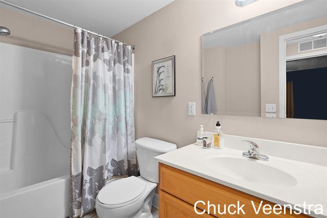 5668 E Town 5, Hudsonville, MI 49426