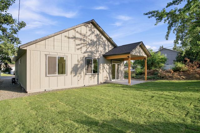 1702 5TH St, Cheney, WA 99004