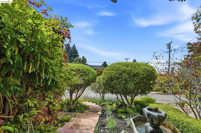893 Santa Barbara Rd, Berkeley, CA 94707
