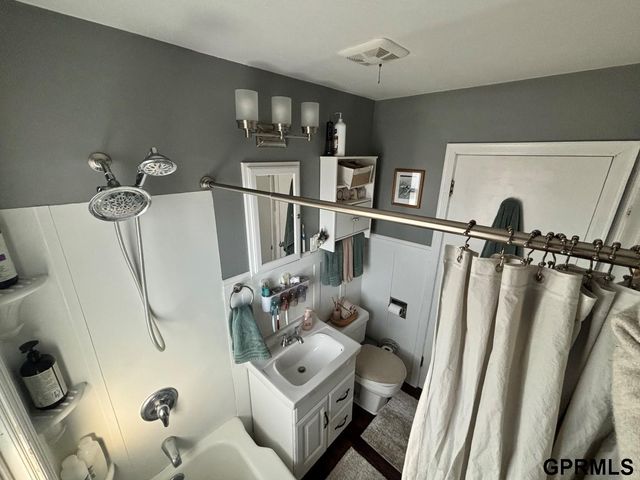 1020 Parkway Drive, Bellevue, NE 68005