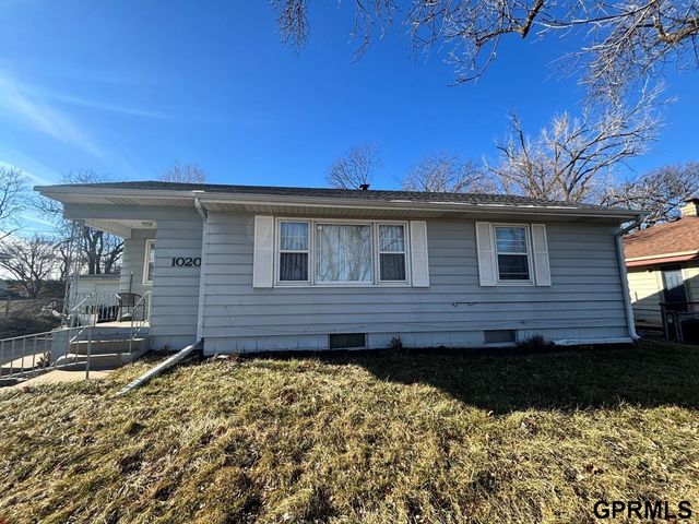 1020 Parkway Drive, Bellevue, NE 68005