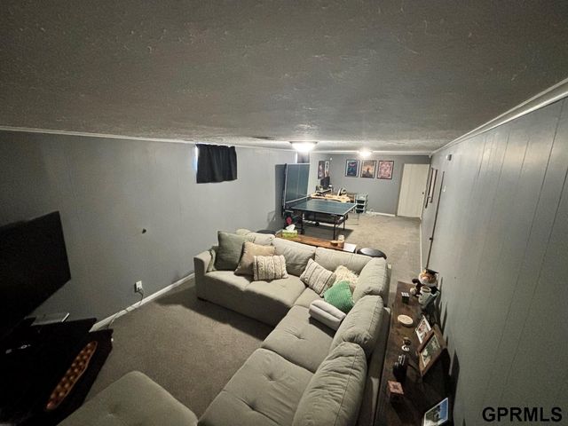 1020 Parkway Drive, Bellevue, NE 68005