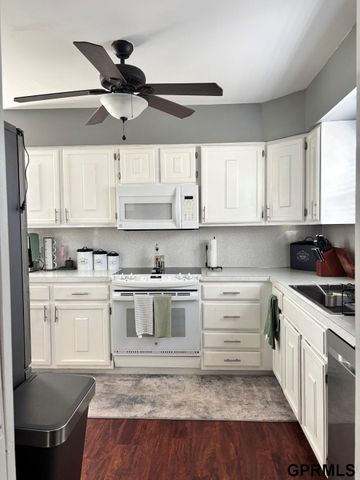 1020 Parkway Drive, Bellevue, NE 68005