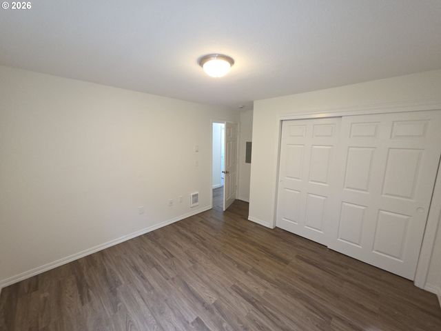 9257 Se CLINTON St 402, Portland, OR 97266