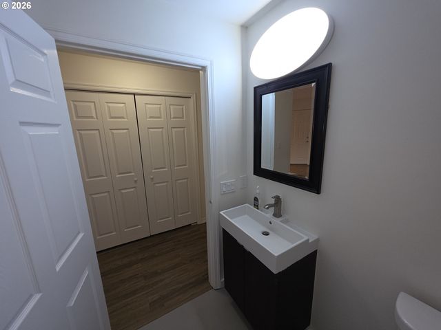 9257 Se CLINTON St 402, Portland, OR 97266