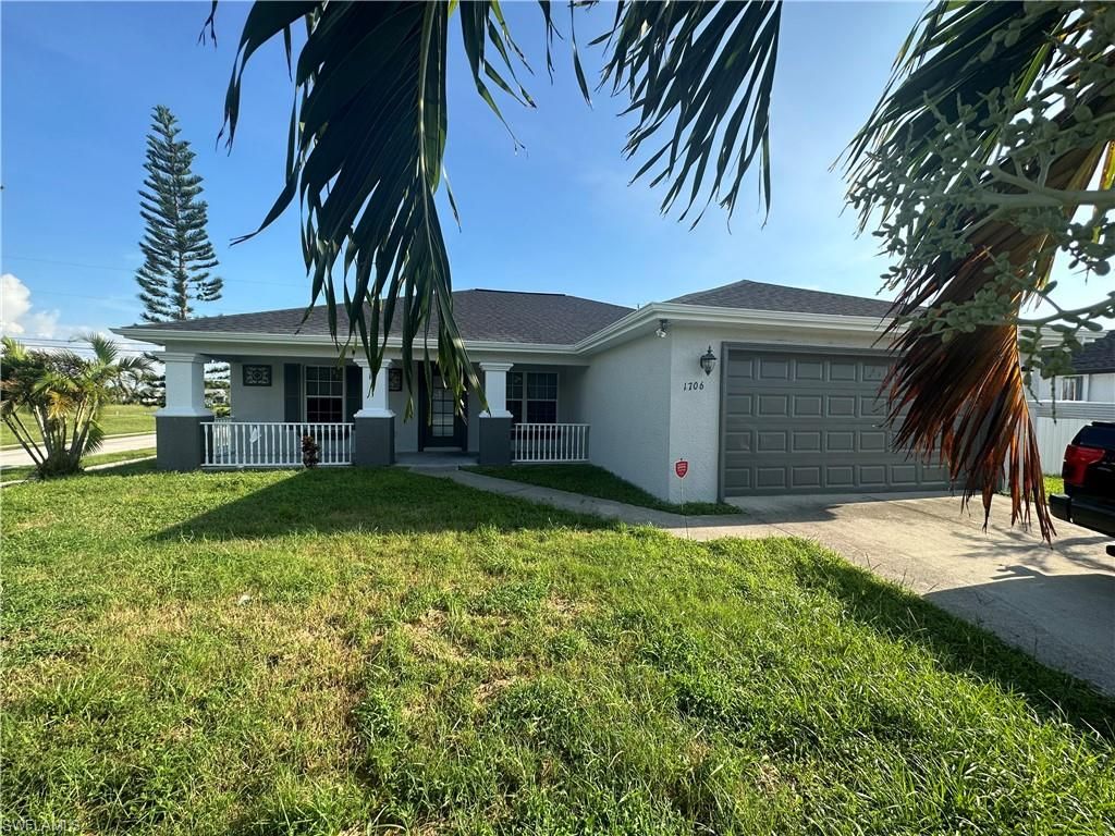 1706 Kismet PKWY E, Cape Coral, FL 33909
