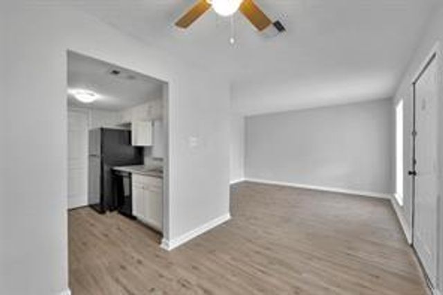 1500 S 3rd Street 7, Conroe, TX 77301