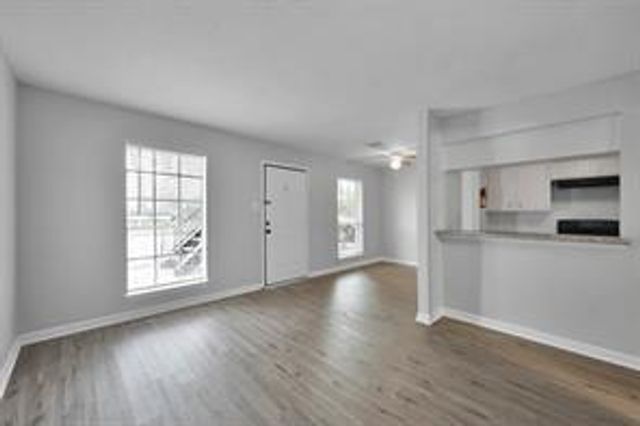1500 S 3rd Street 7, Conroe, TX 77301