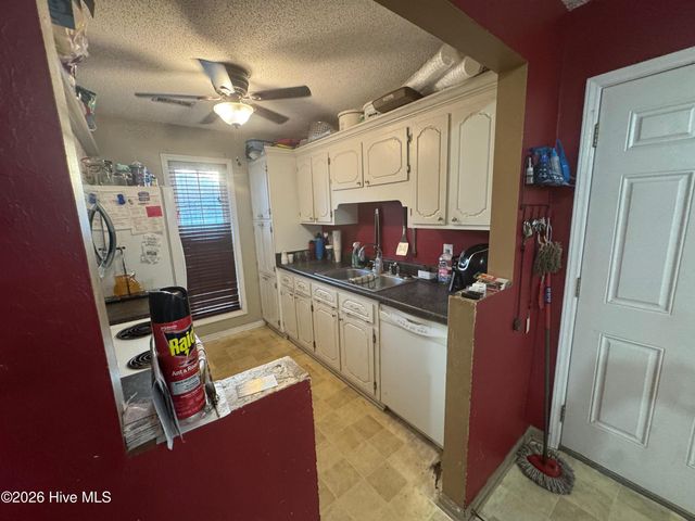 166 Bayberry Road, Newport, NC 28570