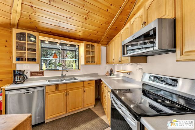 23031 Pine Needles Lane, Idyllwild, CA 92549