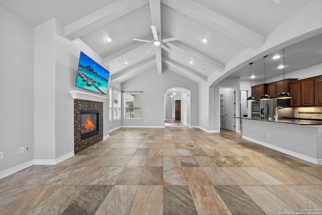 9911 Barefoot, Boerne, TX 78006