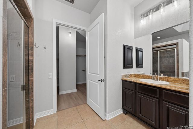 9911 Barefoot, Boerne, TX 78006