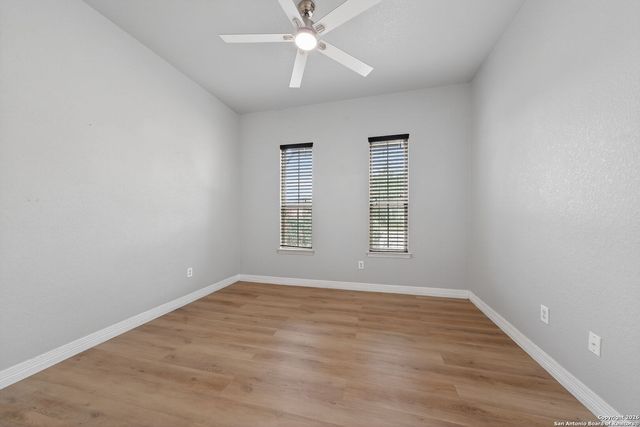 9911 Barefoot, Boerne, TX 78006