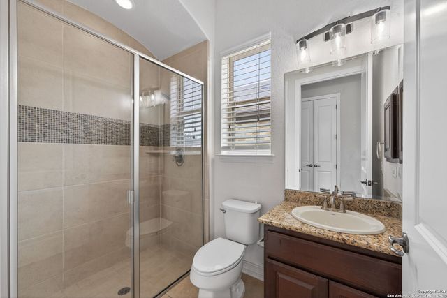 9911 Barefoot, Boerne, TX 78006