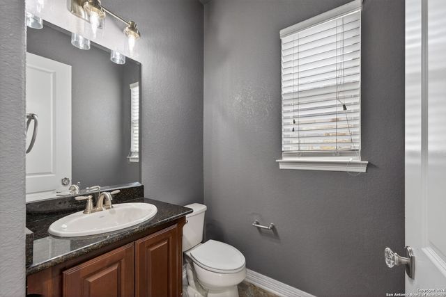 9911 Barefoot, Boerne, TX 78006