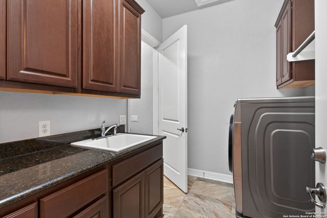 9911 Barefoot, Boerne, TX 78006