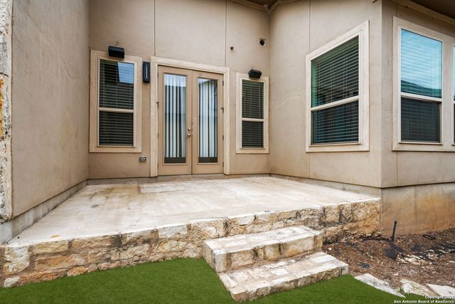 9911 Barefoot, Boerne, TX 78006