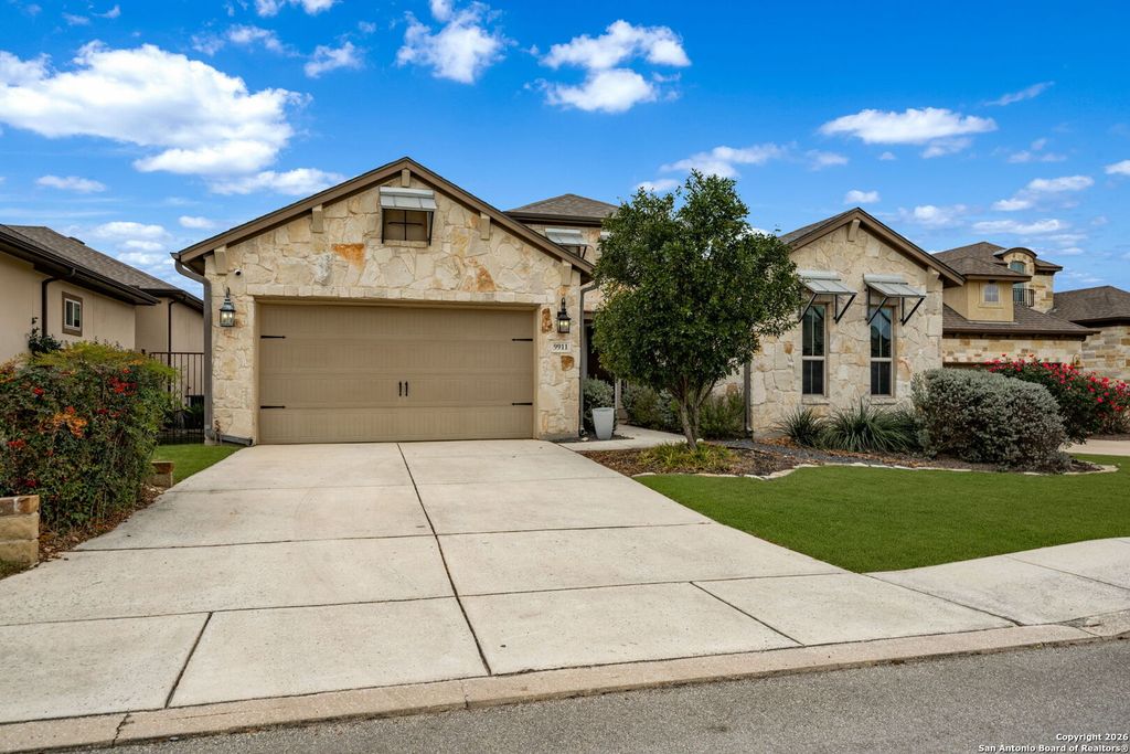 9911 Barefoot, Boerne, TX 78006