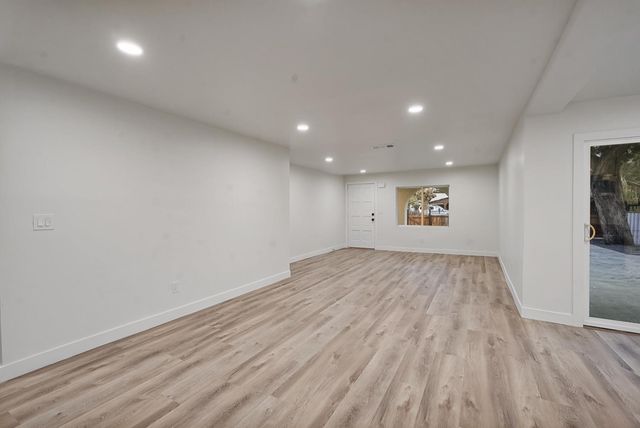 1715 Dallas St, Modesto, CA 95358