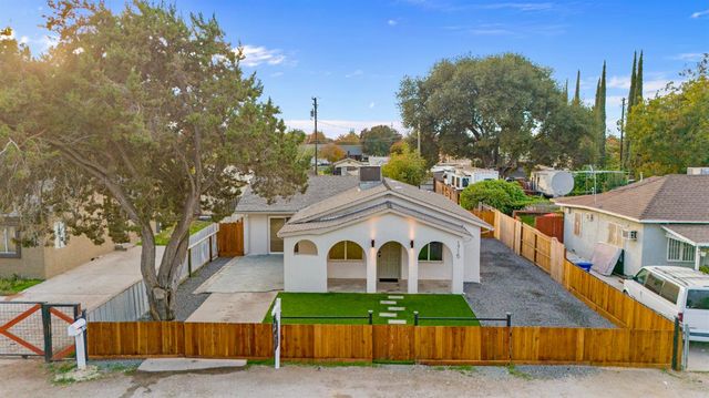 1715 Dallas St, Modesto, CA 95358