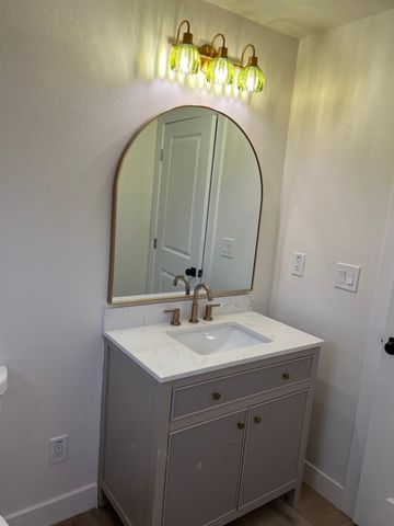 1715 Dallas St, Modesto, CA 95358