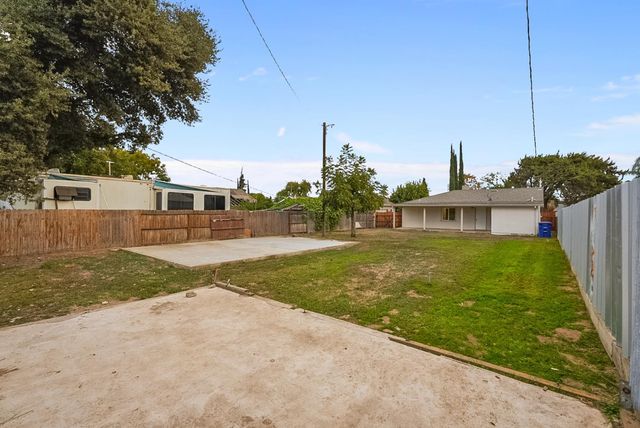 1715 Dallas St, Modesto, CA 95358